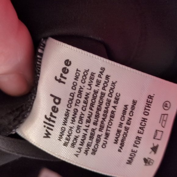 Wilfred Free By Aritzia Black Suede Mini Skirt Size 6 - Picture 4 of 6